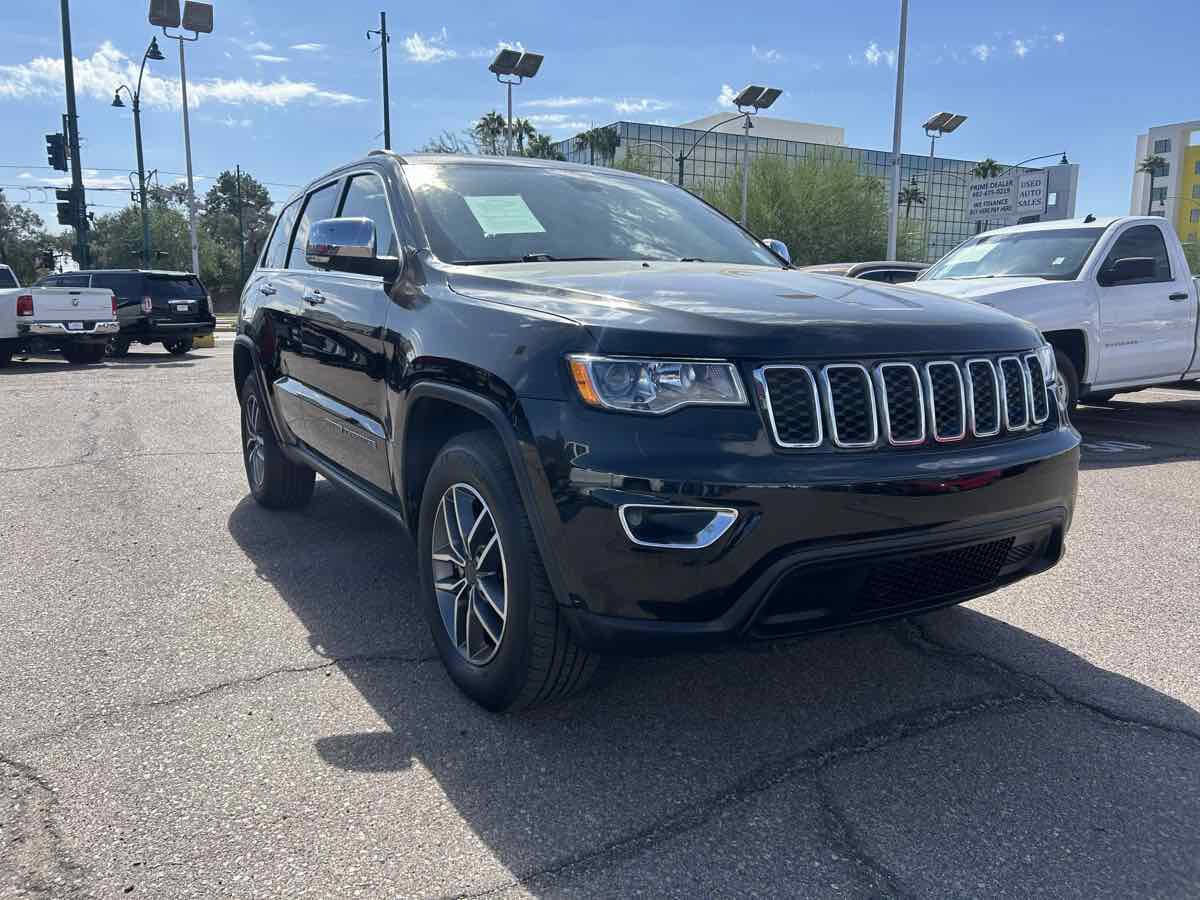 Used 2020 Jeep Grand Cherokee Limited w/ Luxury Group II image 3