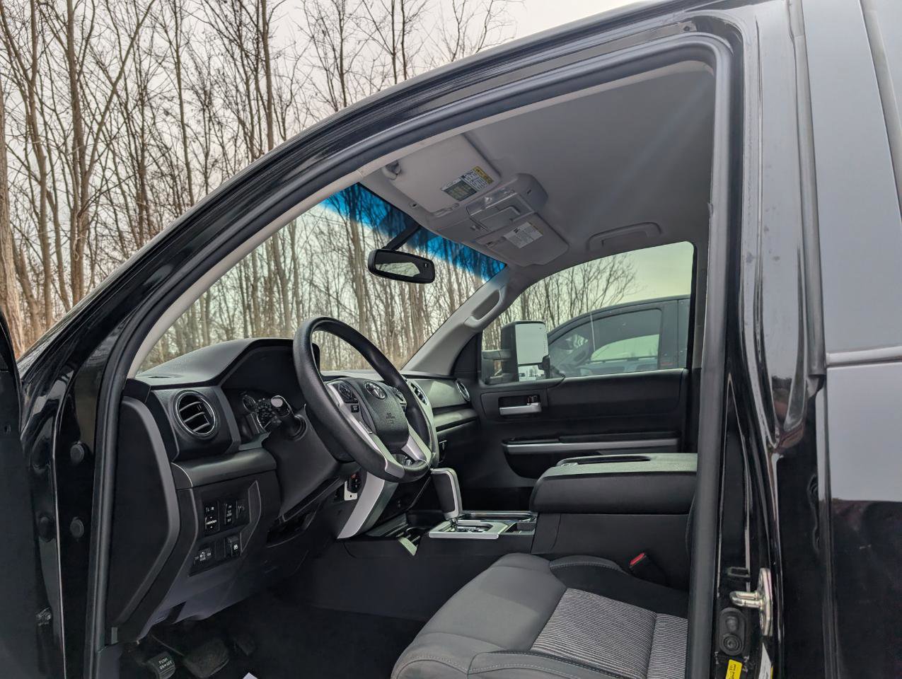 Used 2016 Toyota Tundra SR5 w/ SR5 Upgrade Package image 13