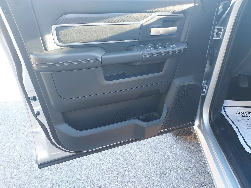 New 2027 RAM 3500 Big Horn AWD/4WD image 12