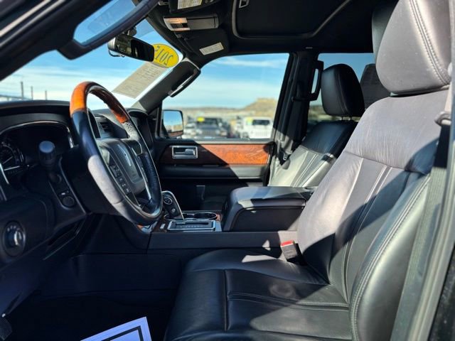 Used 2015 Lincoln Navigator 4WD image 11