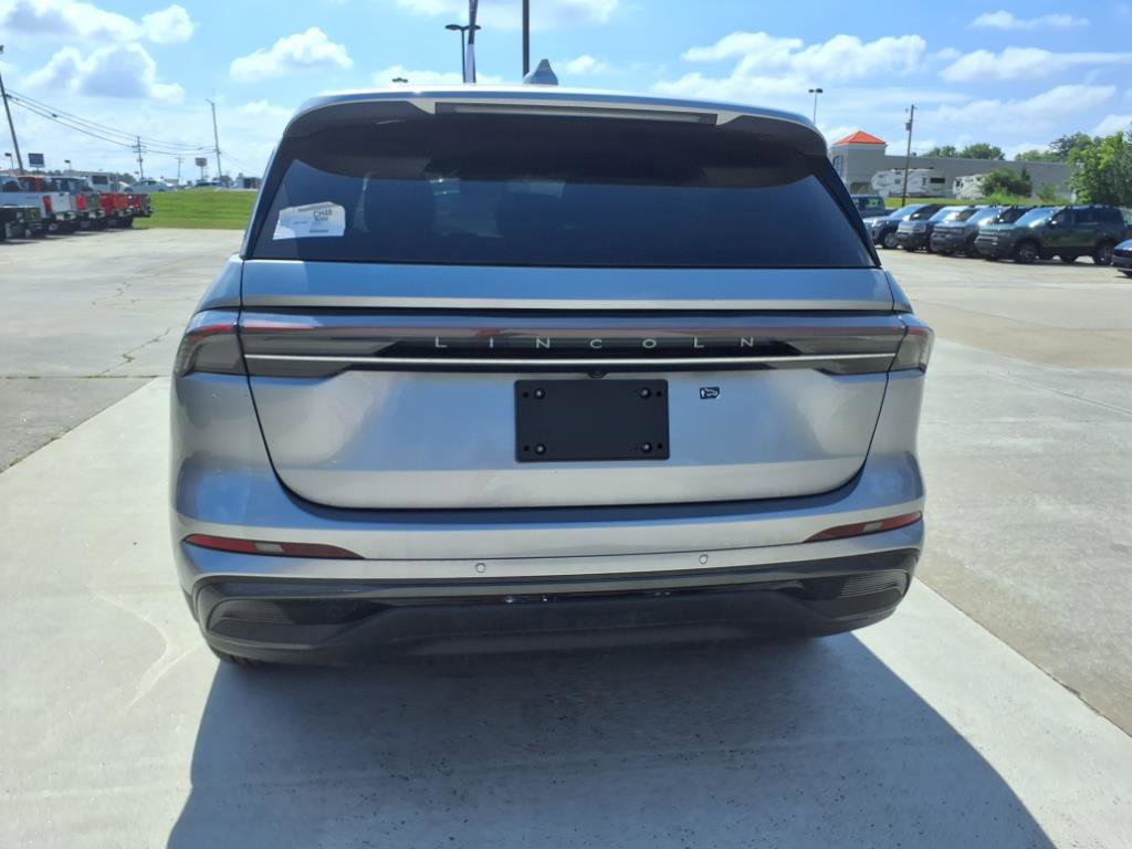 New 2025 Lincoln Nautilus Premier image 4