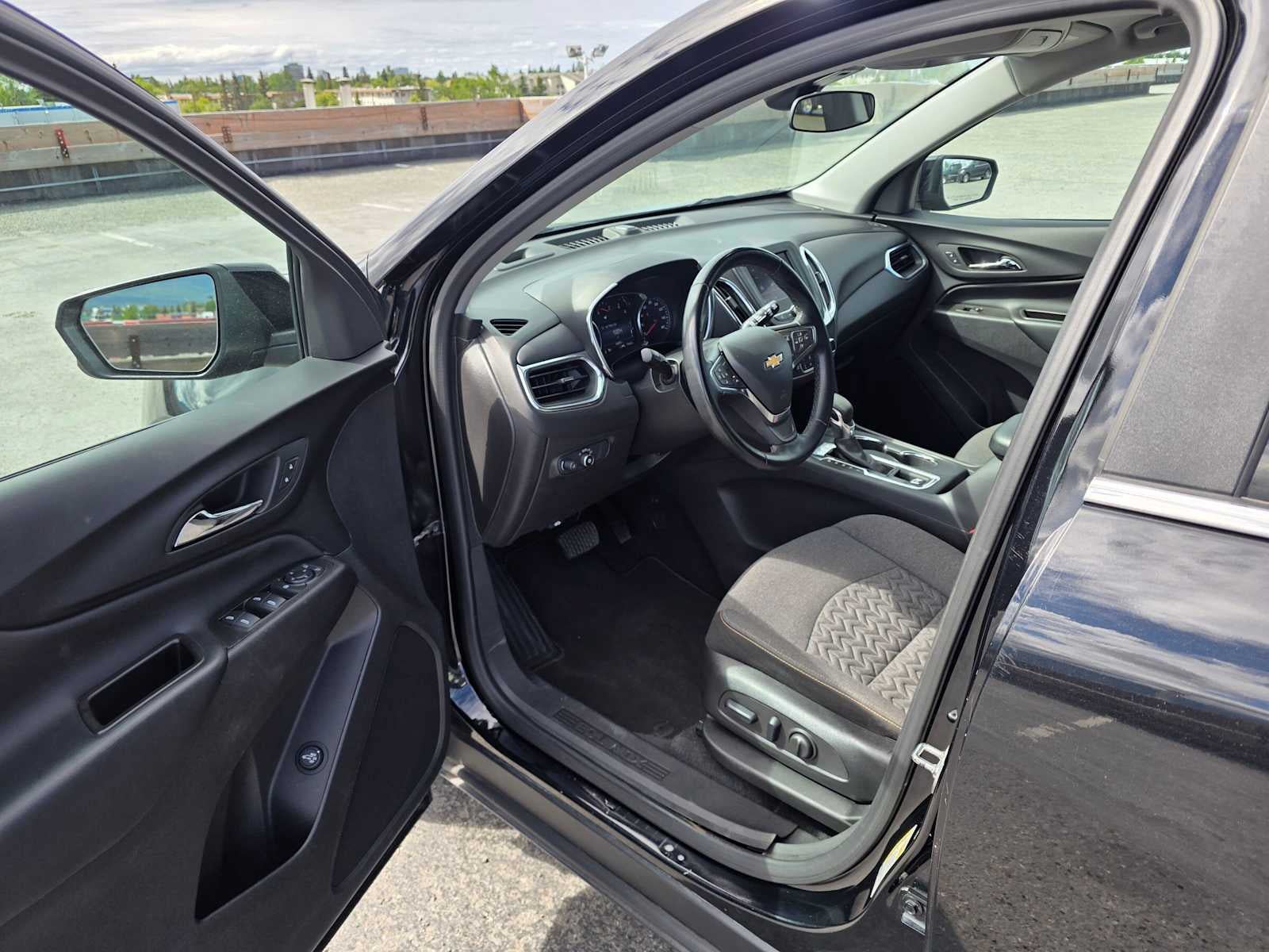 Used 2024 Chevrolet Equinox LT AWD/4WD image 19