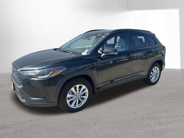 Used 2023 Toyota Corolla Cross LE w/ Moonroof Package AWD/4WD image 14