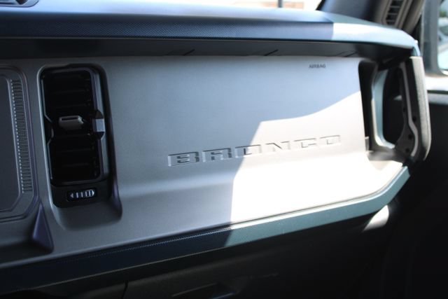Used 2023 Ford Bronco Outer Banks AWD/4WD image 14