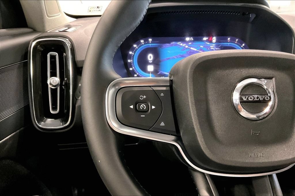 Certified 2023 Volvo XC40 B5 Core w/ Convenience Package AWD/4WD image 12