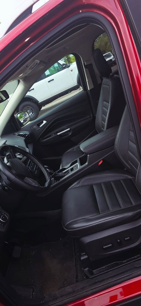 Used 2019 Ford Escape Titanium AWD/4WD image 6