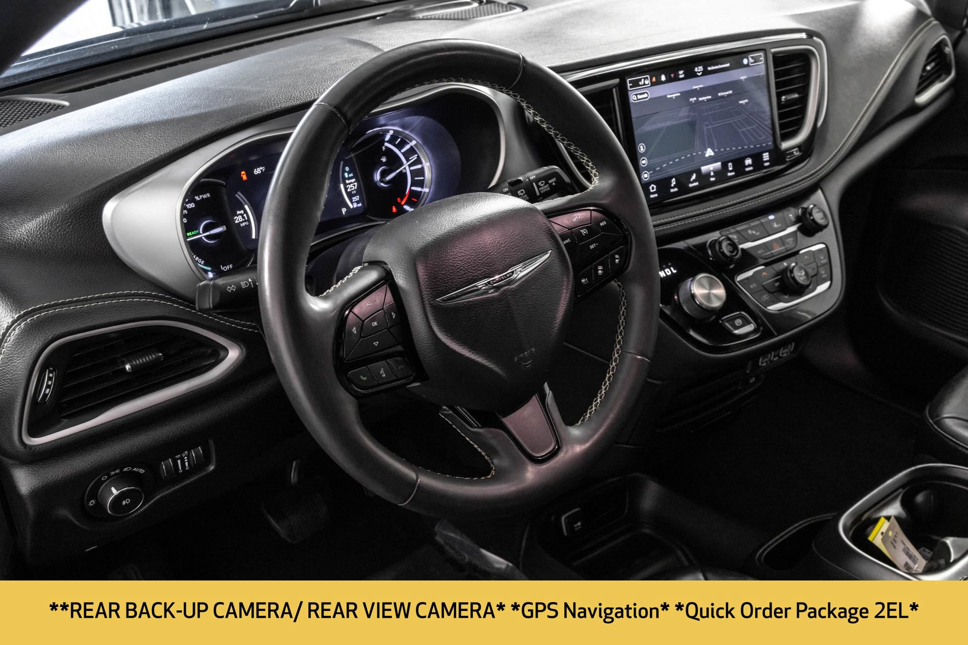 Used 2022 Chrysler Pacifica Touring-L w/ Uconnect Theater Family Group FWD image 5