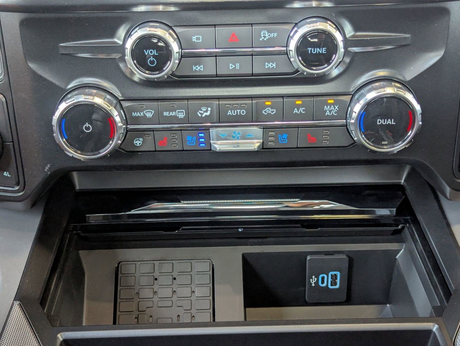 New 2026 Ford F350 Lariat image 26