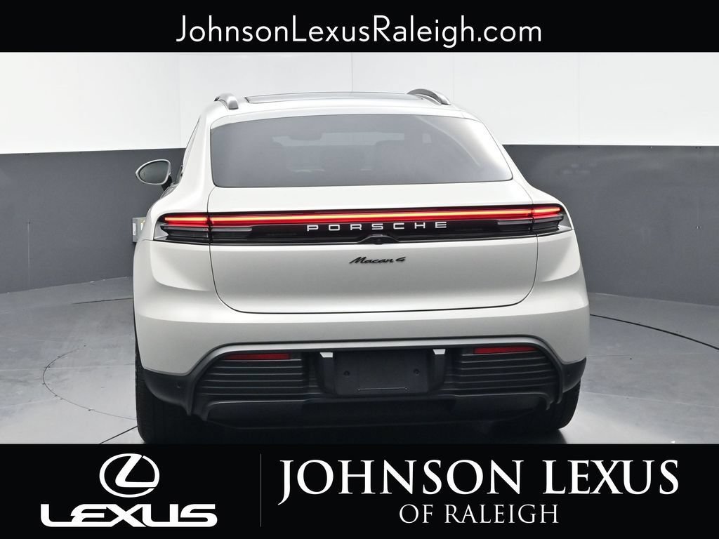 Used 2026 Porsche Macan 4 Electric AWD/4WD image 8