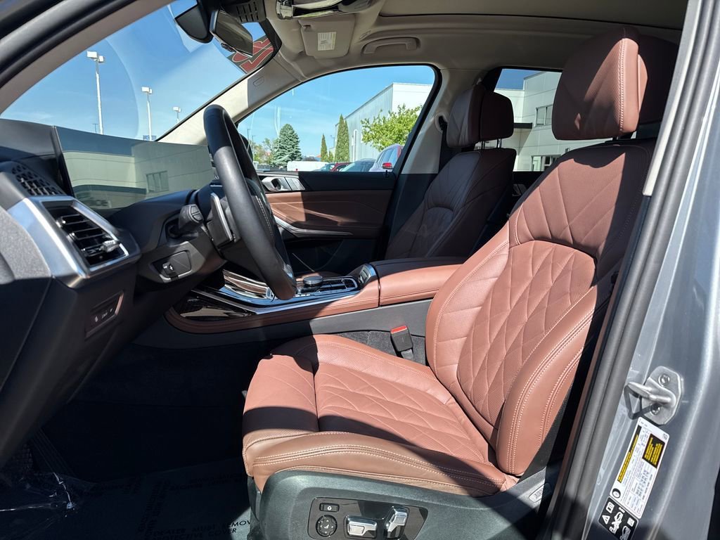 Used 2026 BMW X7 xDrive40i AWD/4WD image 12