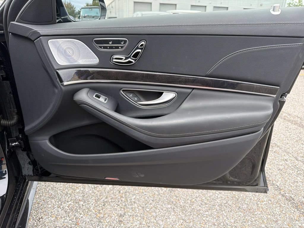 Used 2019 Mercedes-Benz S 560 Sedan image 14