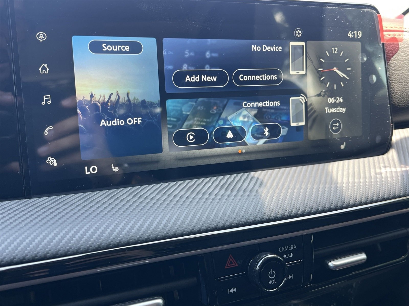 New 2025 Nissan Kicks SR w/ SR Premium Package image 4