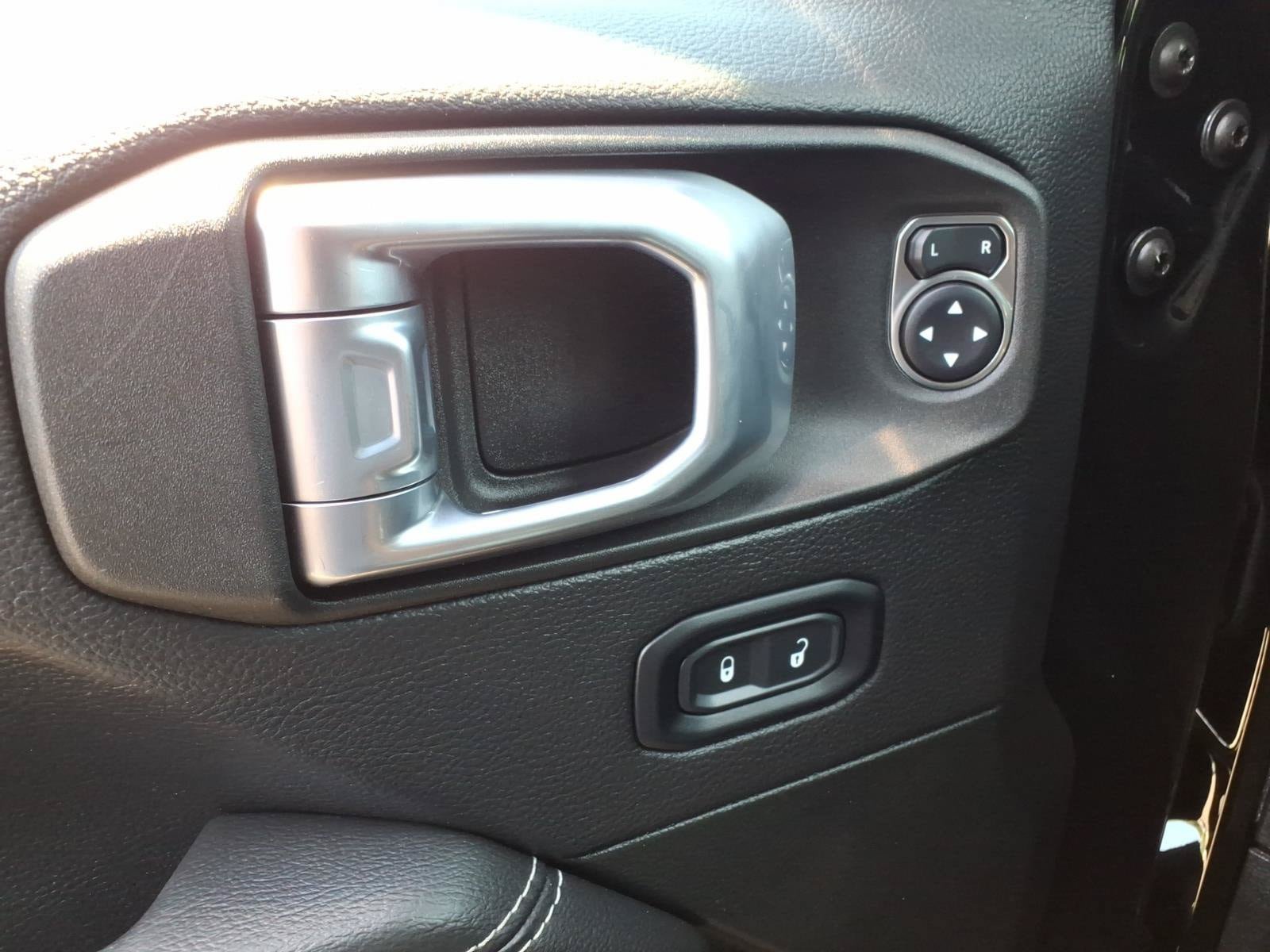 Certified 2022 Jeep Wrangler Unlimited Sahara w/ Cold Weather Group AWD/4WD image 16