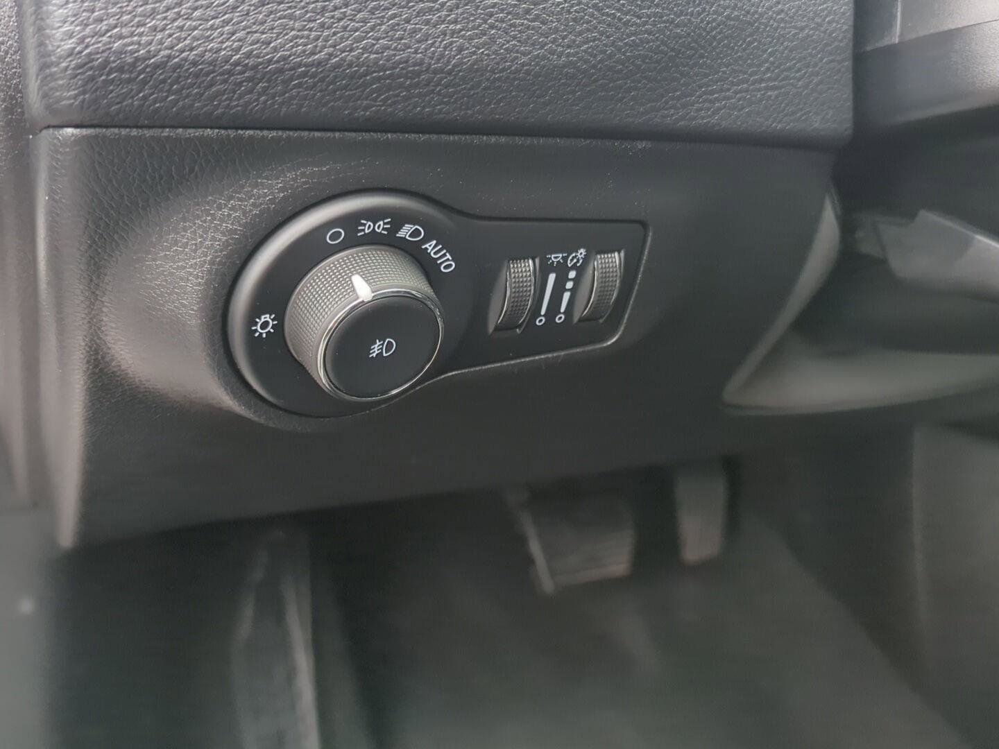 Used 2021 Jeep Compass Limited image 16