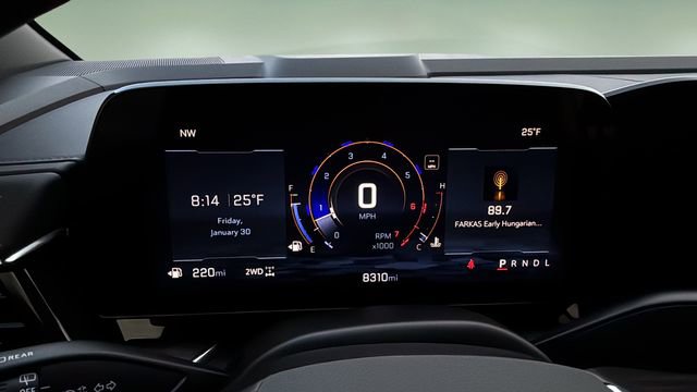 Used 2025 Chevrolet Suburban Z71 w/ Comfort Package image 12