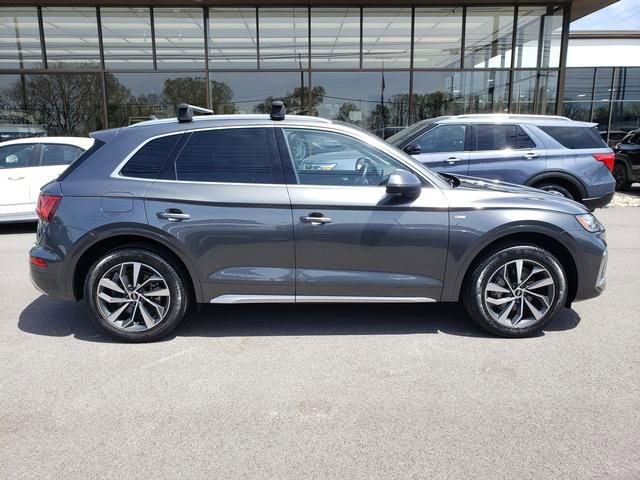 Used 2023 Audi Q5 2.0T Premium Plus w/ Premium Plus Package AWD/4WD image 2
