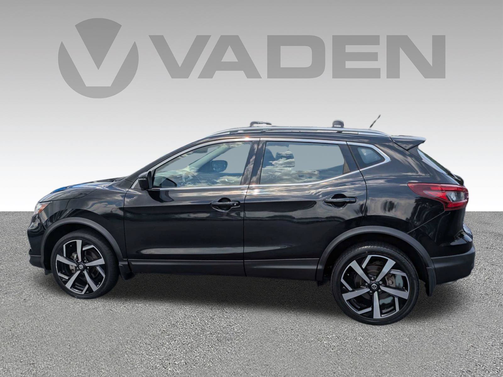 Used 2022 Nissan Rogue Sport SL FWD image 27