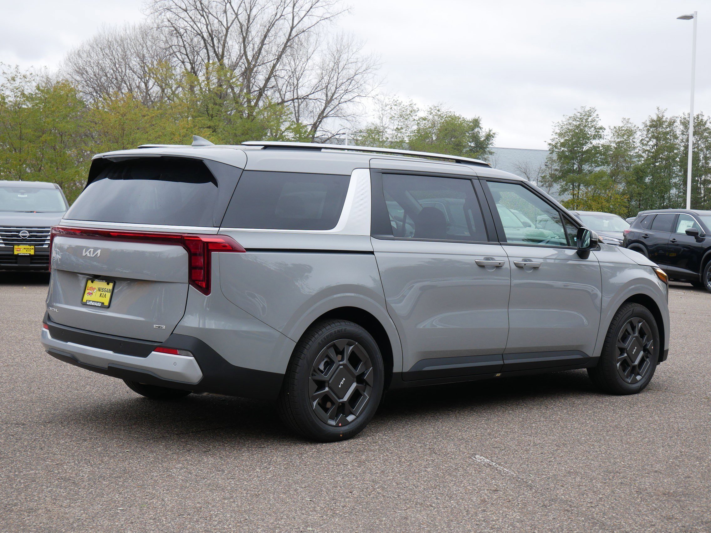 New 2026 Kia Carnival EX image 2