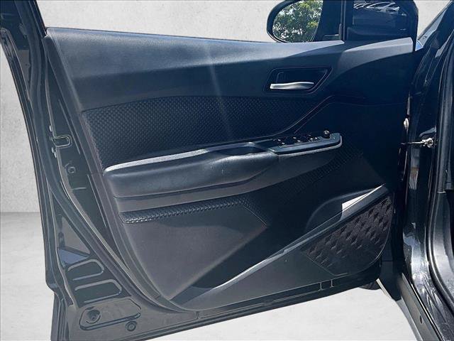 Used 2019 Toyota C-HR LE FWD image 18