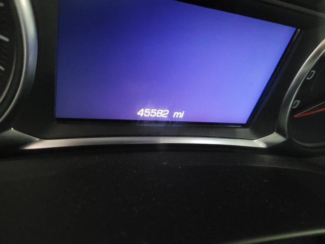 Used 2023 GMC Terrain SLE image 3