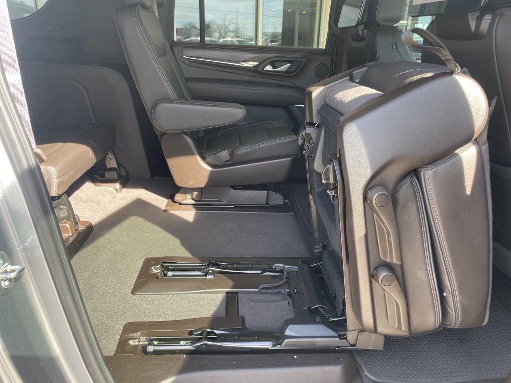 Used 2024 GMC Yukon XL Denali w/ Advanced Technology Package image 33