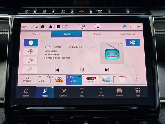 Certified 2023 Jeep Grand Cherokee Limited w/ Trailer Tow Prep Group (B) AWD/4WD image 31
