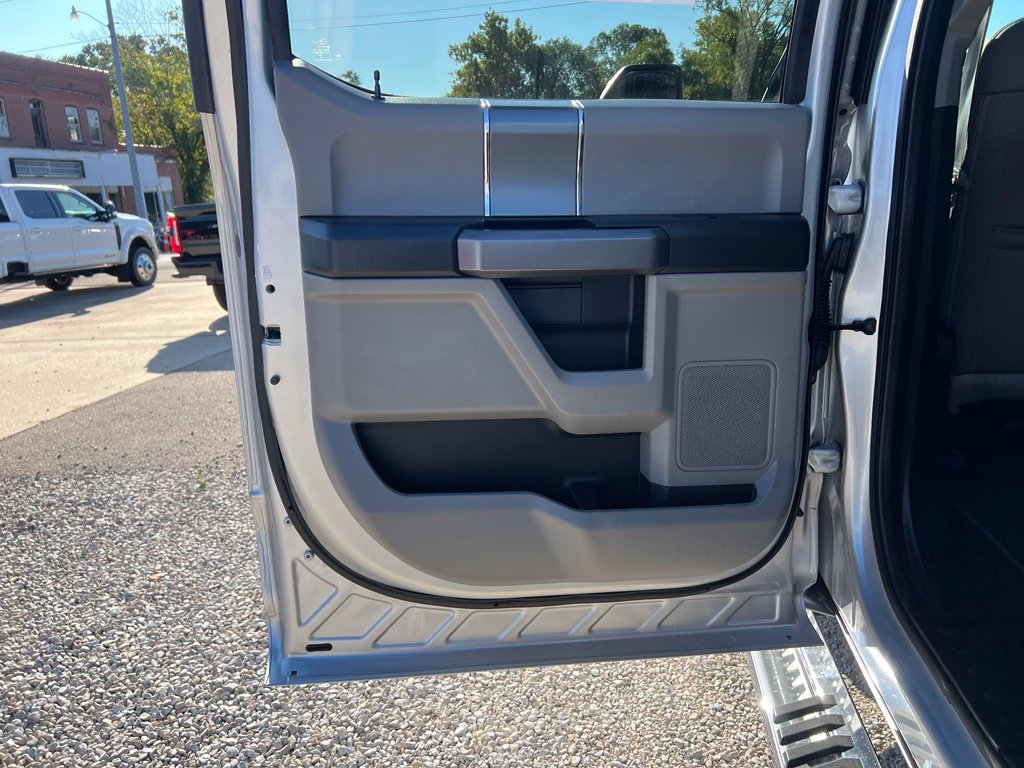 Used 2019 Ford F250 XLT w/ XLT Premium Package AWD/4WD image 15