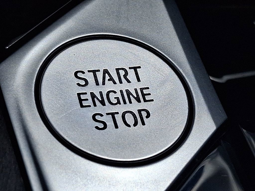 Certified 2025 BMW X7 xDrive40i AWD/4WD image 27