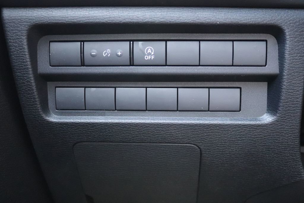 New 2026 Mitsubishi Outlander ES image 15