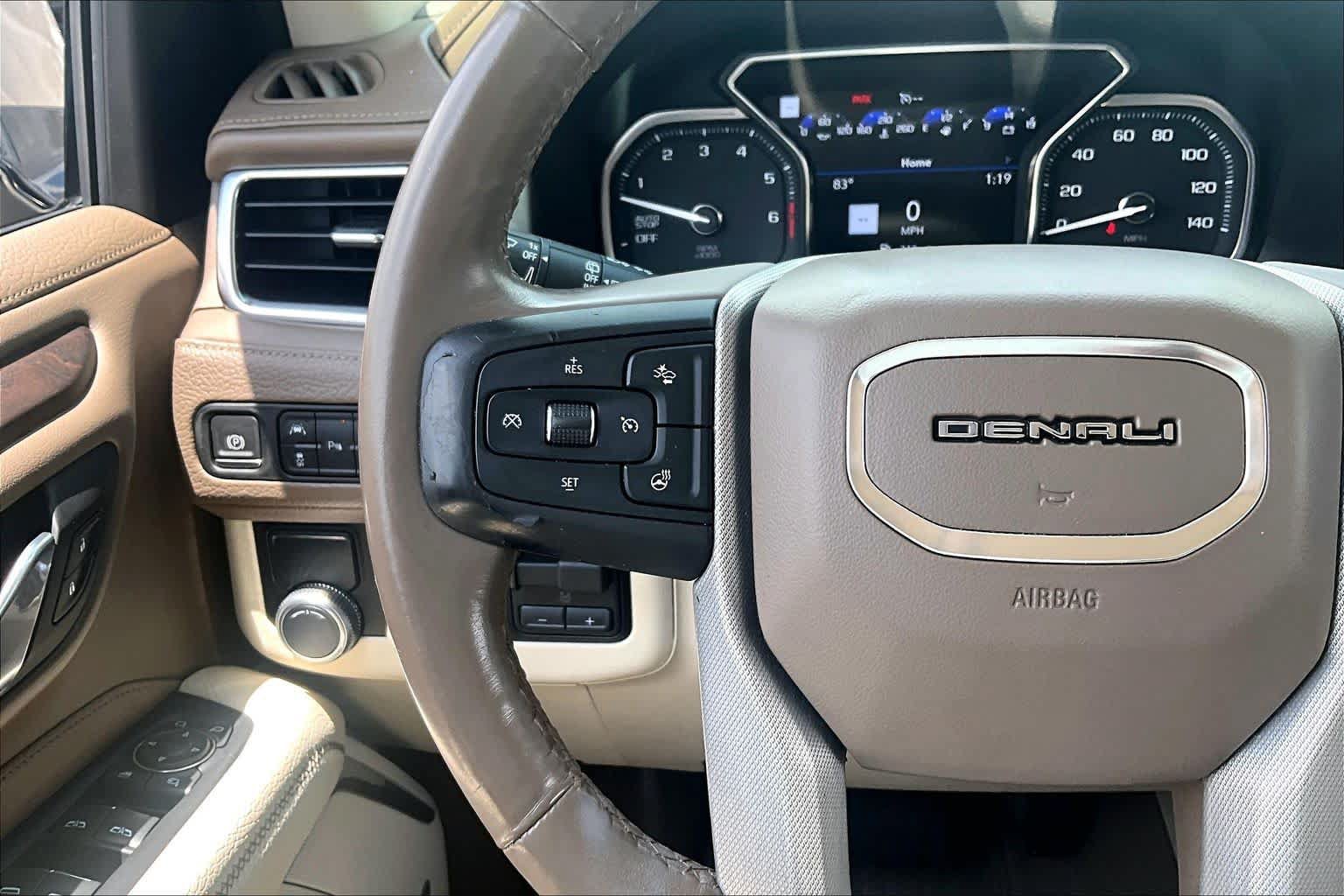 Used 2021 GMC Yukon XL Denali w/ Denali Premium Package RWD image 24