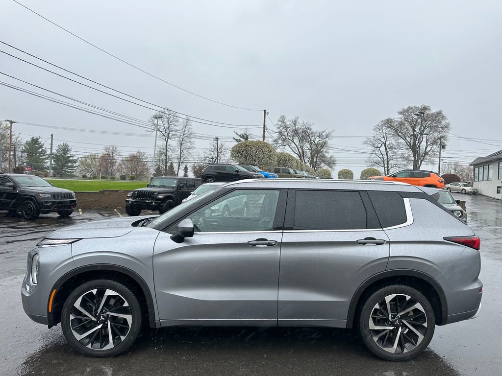 Used 2022 Mitsubishi Outlander SEL AWD/4WD image 9