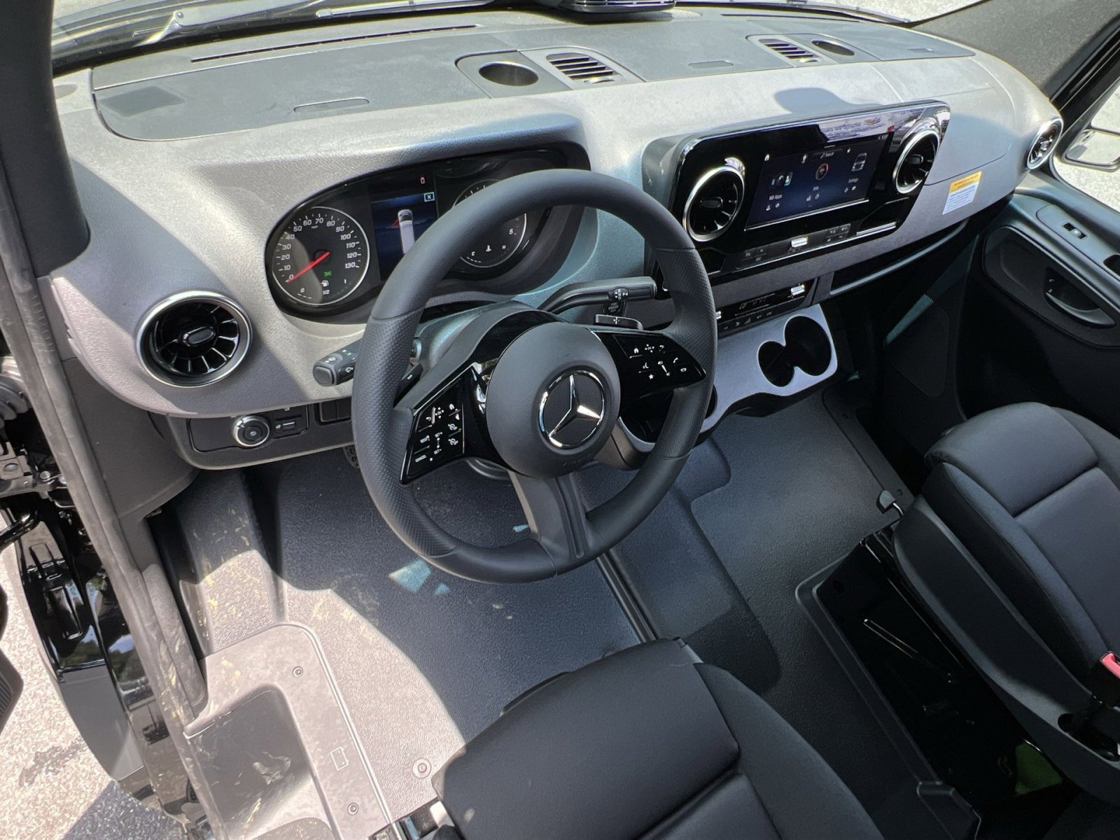 New 2025 Mercedes-Benz Sprinter 2500 image 21