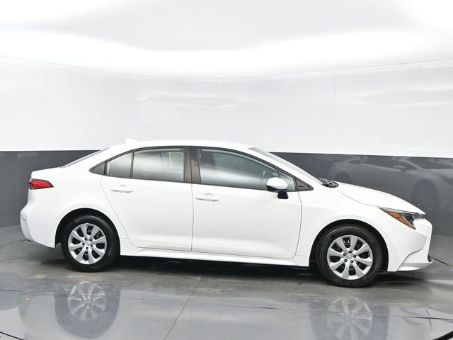 Used 2022 Toyota Corolla LE image 7