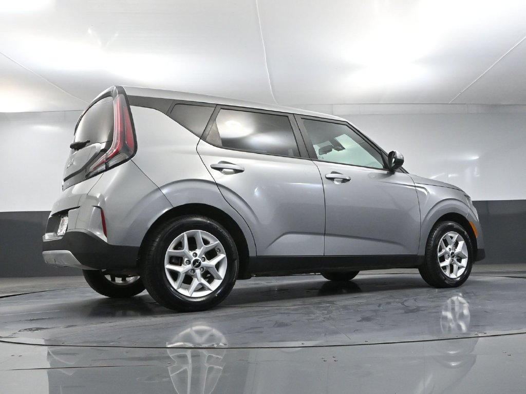 Used 2023 Kia Soul LX w/ LX Technology Package FWD image 42