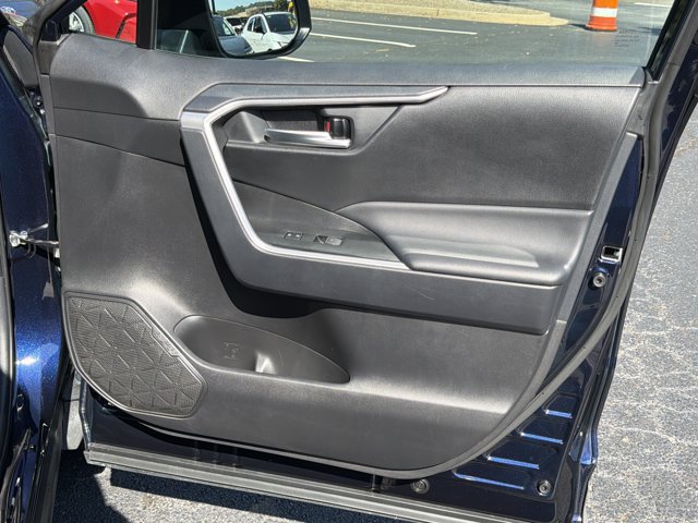 Used 2025 Toyota RAV4 XLE AWD/4WD image 14