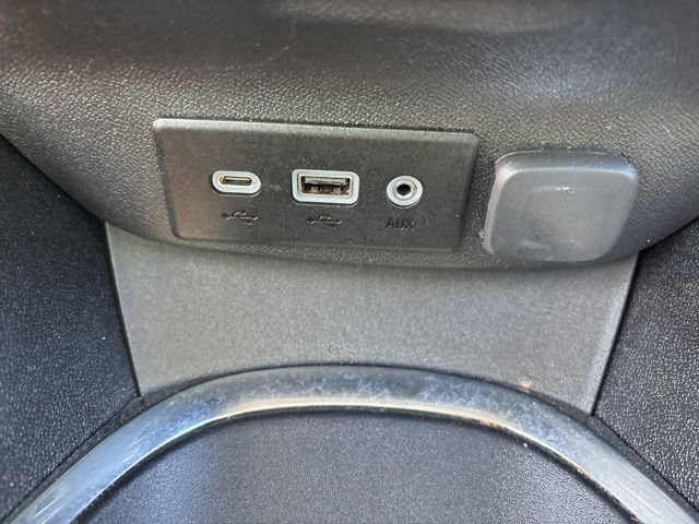 Used 2023 Chevrolet Malibu LT image 32