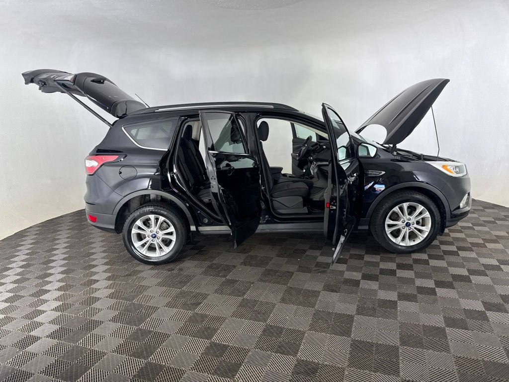 Used 2017 Ford Escape SE w/ Equipment Group 201A FWD image 14