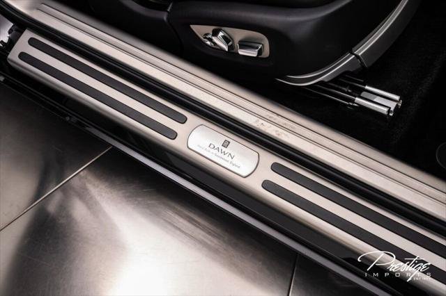Used 2018 Rolls-Royce Dawn RWD image 43