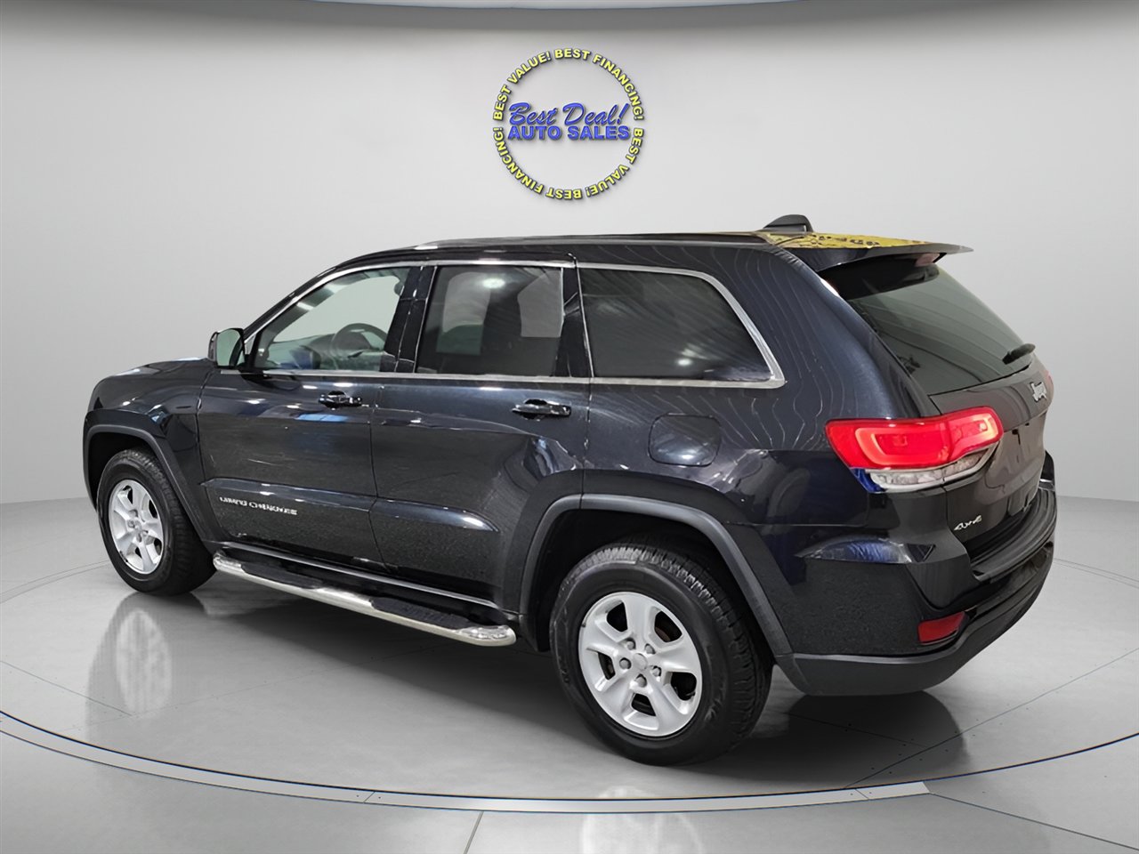 Used 2016 Jeep Grand Cherokee Laredo image 3