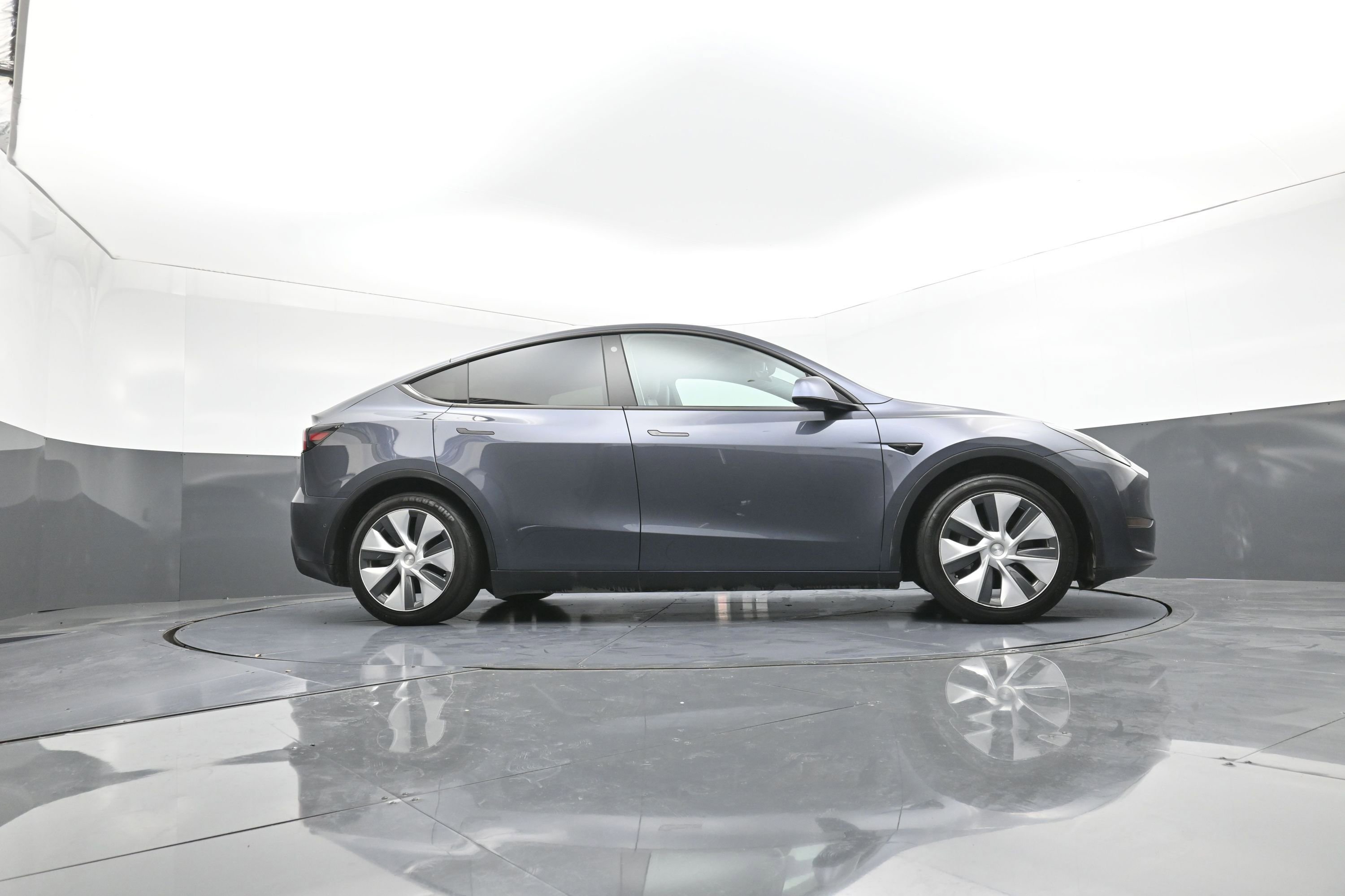 Used 2022 Tesla Model Y Long Range image 31