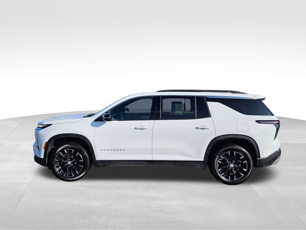 Used 2025 Chevrolet Traverse LT w/ Sun and Wheel Package image 10