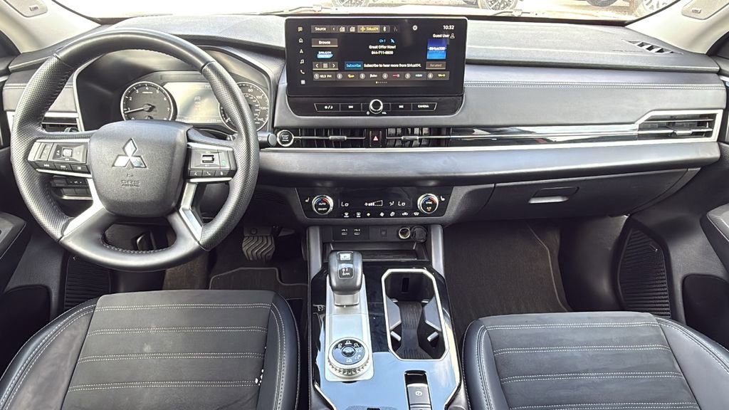 Used 2025 Mitsubishi Outlander SE image 17