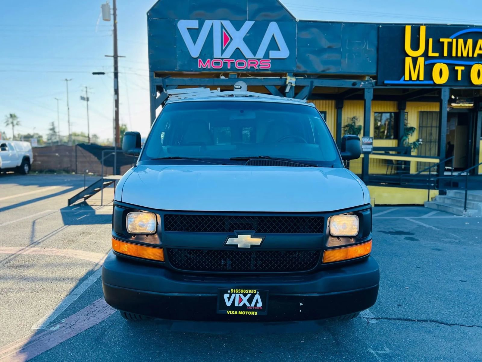 Used 2013 Chevrolet Express 2500 image 2