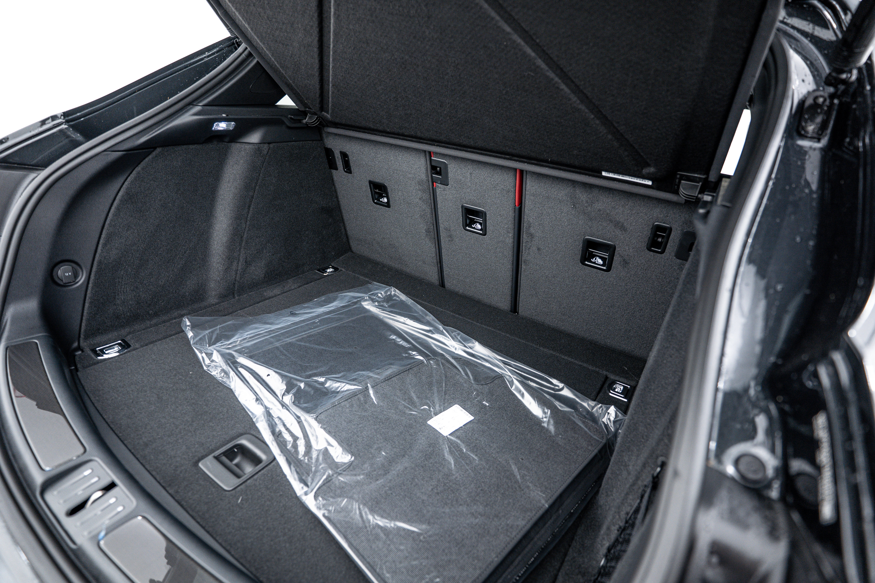 New 2026 Porsche Macan GTS image 26