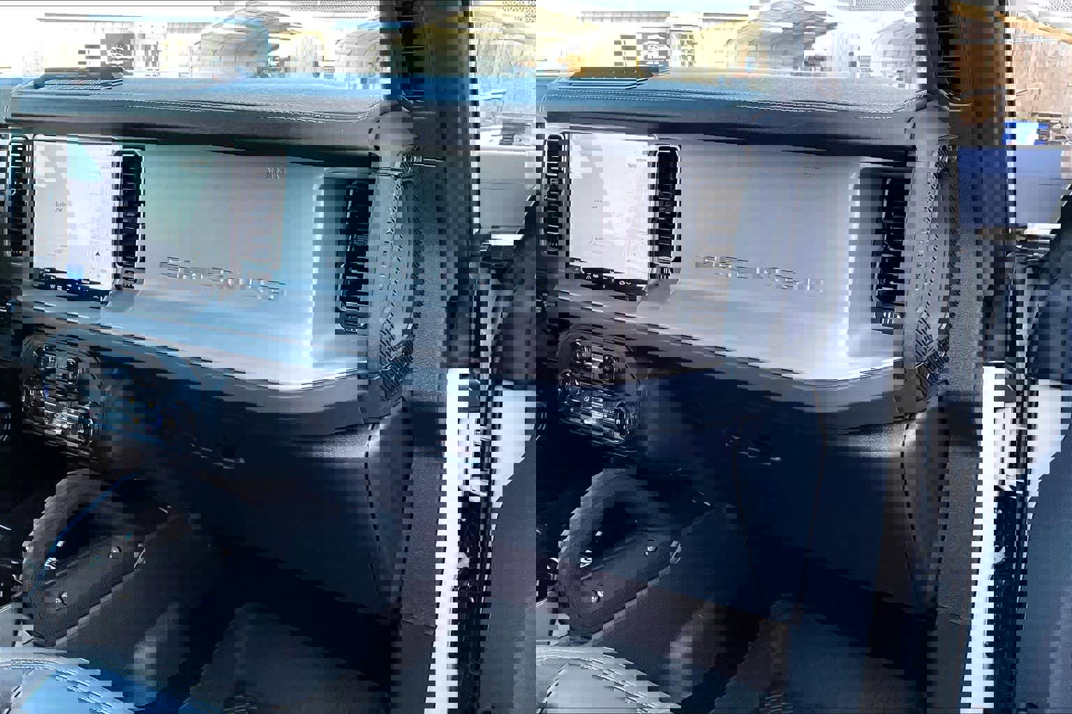 Used 2025 Ford Bronco Outer Banks w/ Sasquatch Package image 25