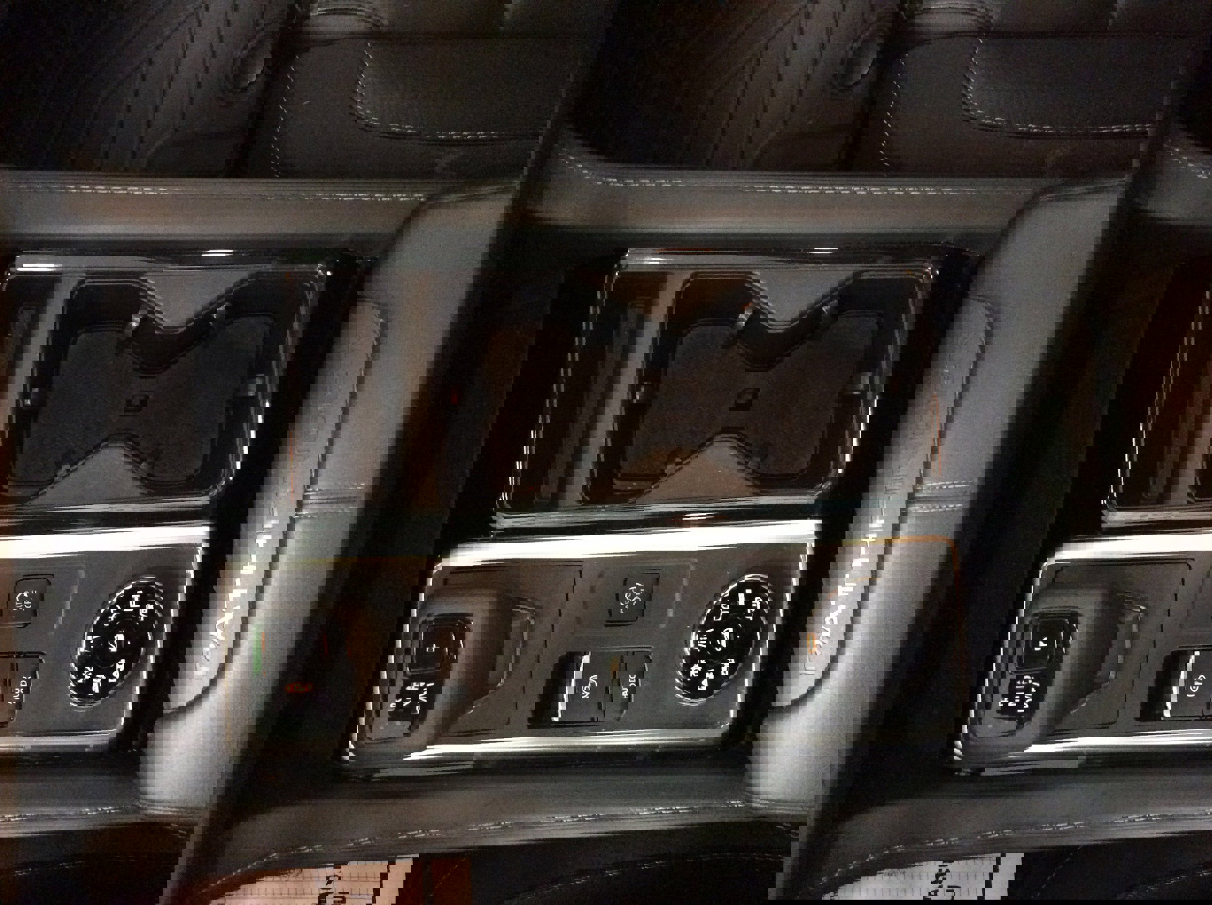 Used 2024 Nissan Pathfinder SL w/ Black Appearance Package image 30