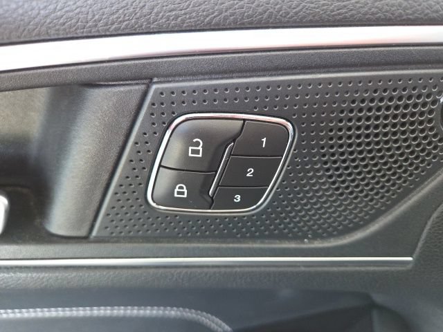 Used 2019 Ford Edge Titanium AWD/4WD image 10