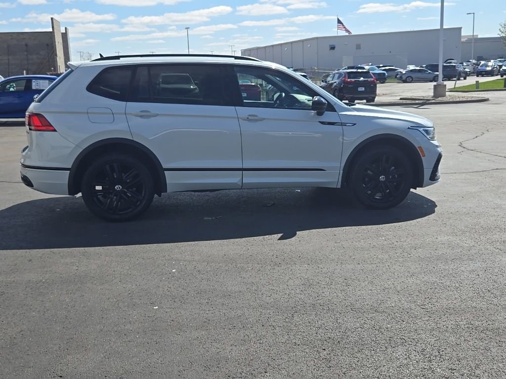 Used 2022 Volkswagen Tiguan SE R-Line AWD/4WD image 10