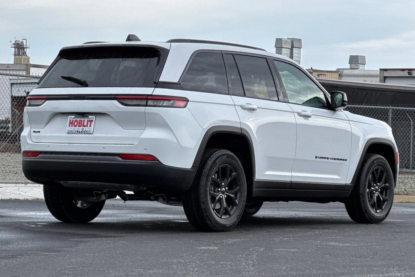 New 2026 Jeep Grand Cherokee Altitude image 3