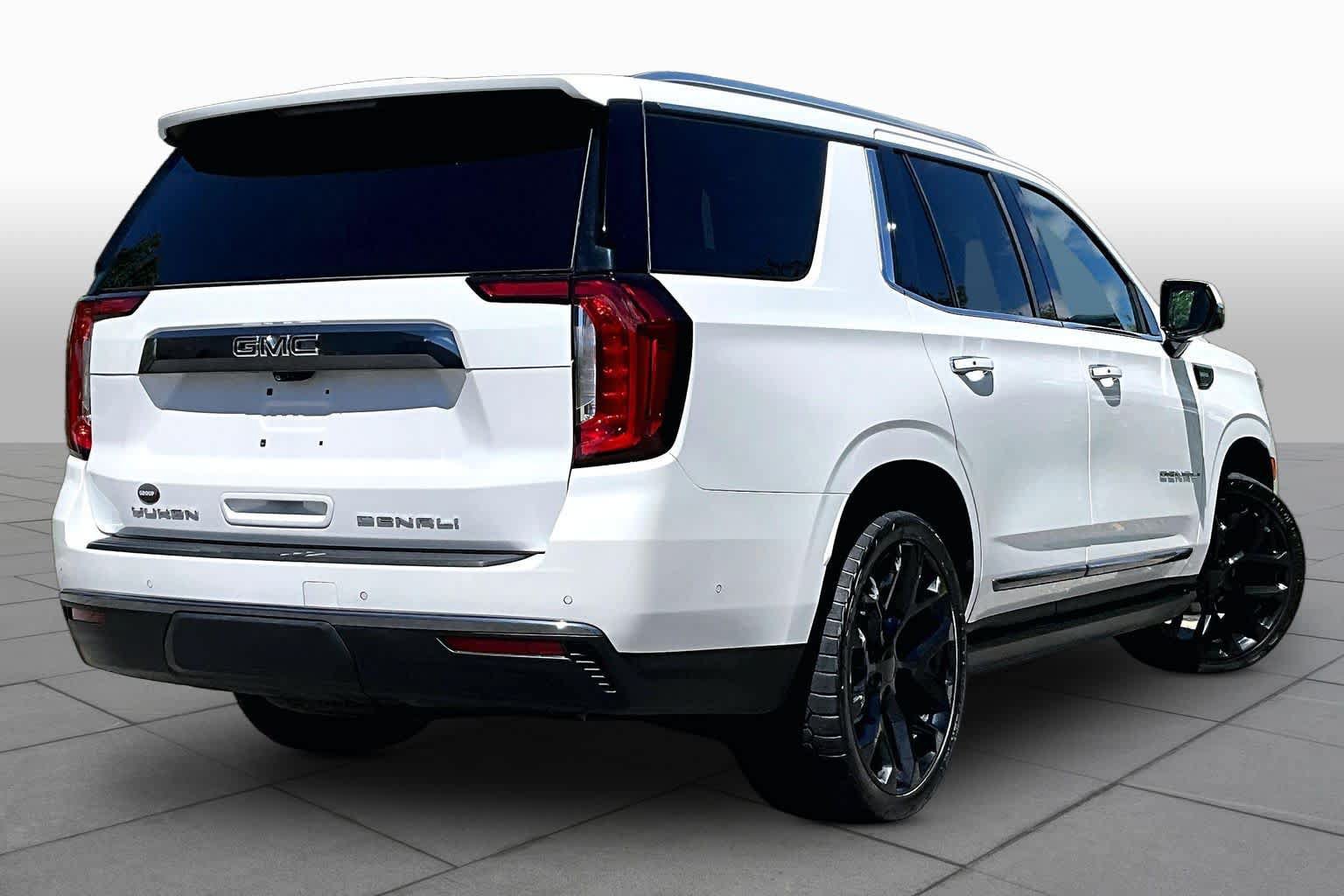 Used 2023 GMC Yukon Denali Ultimate AWD/4WD image 13